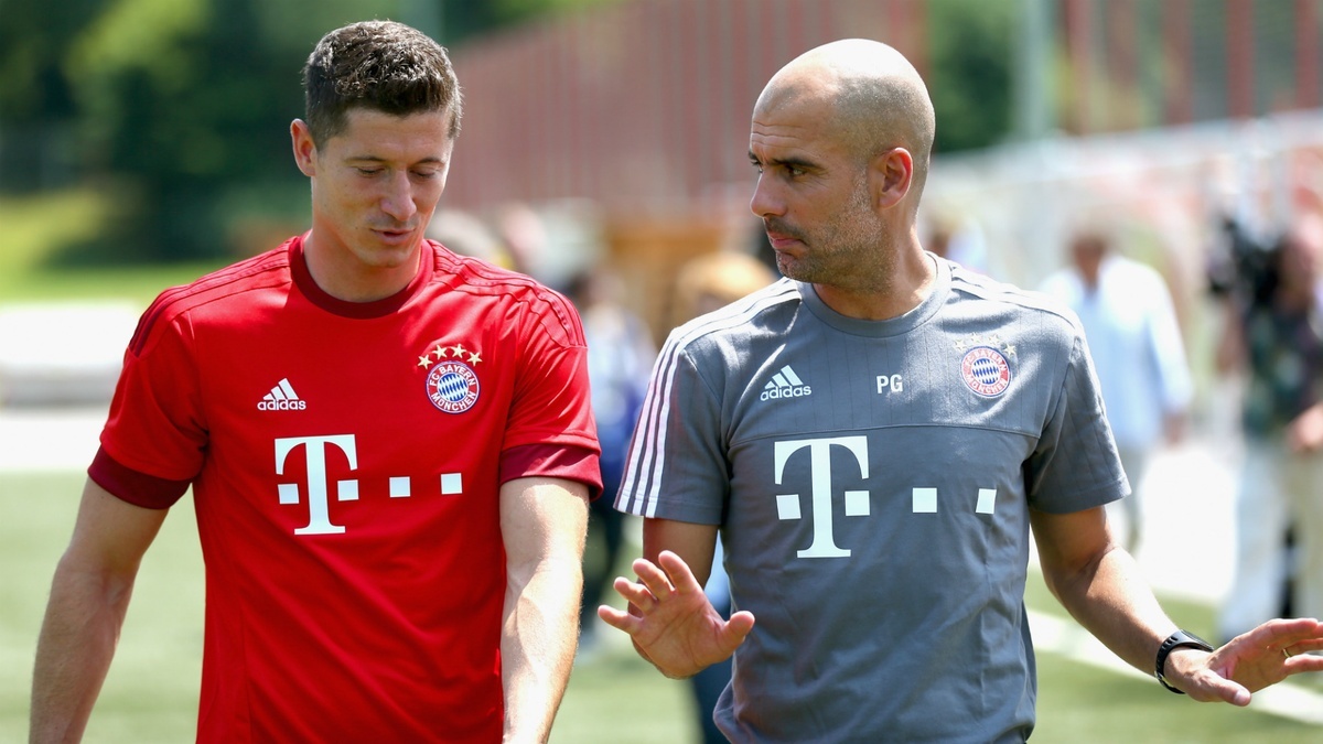 Pep Guardiola giúp Man City ký Lewandowski