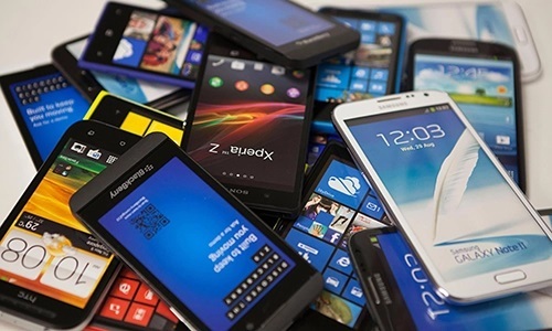 Despite pandemic, iPhone sales double in Vietnam