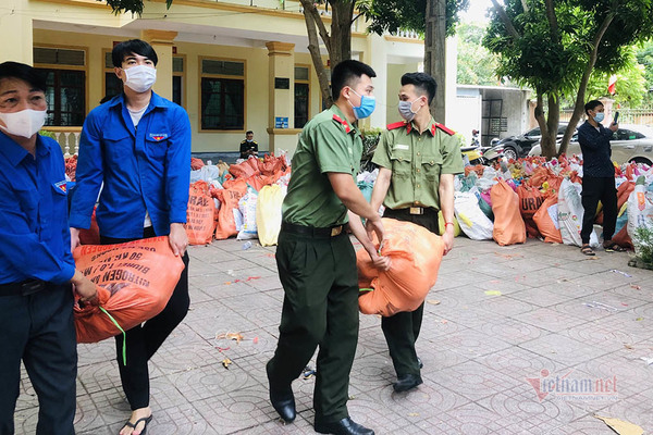 Miền Trung đáp lại ân tình, quyên góp hàng hoá gửi TP.HCM chống dịch