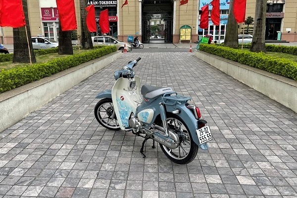 Honda Cub C125 cũ biển ngũ quý giá 400 triệu đồng tại Hà Nội