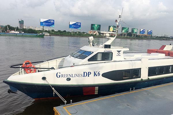 HCMC considers using high-speed boats to transport vegetables