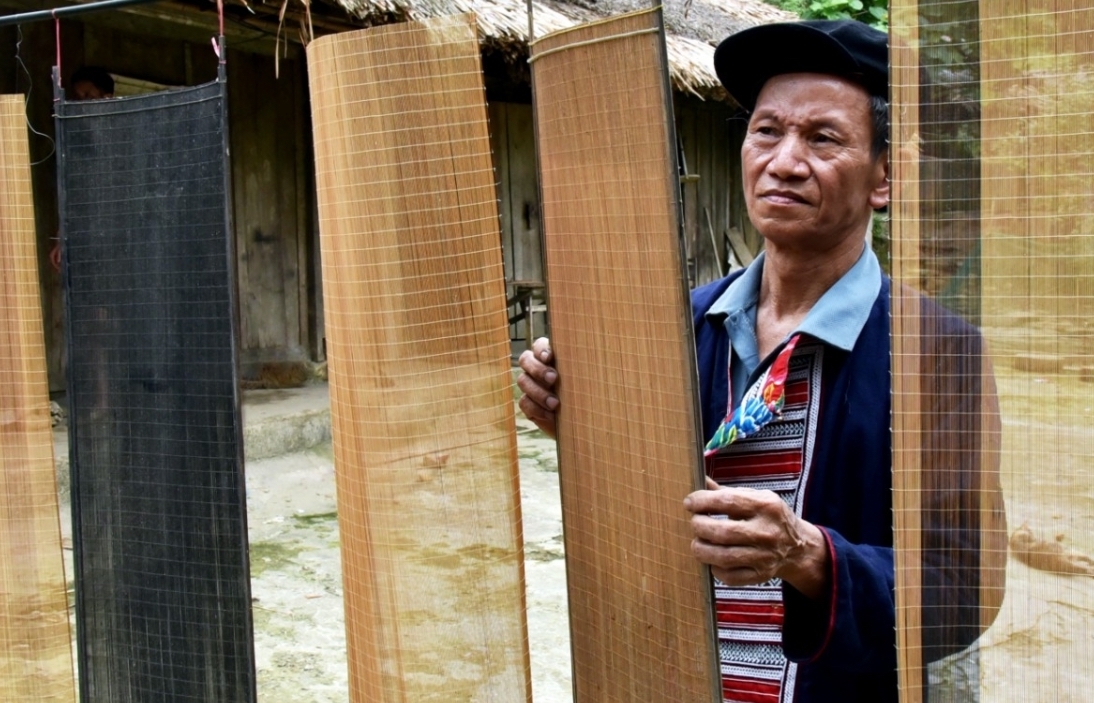 Giấy bản trong nghi lễ tín ngưỡng độc đáo của người Dao
