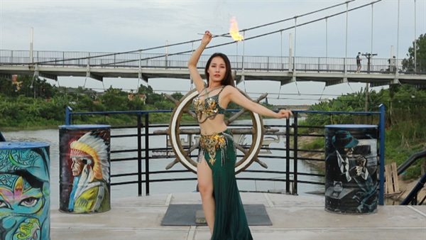 Dancer Xuan turns up the heat for her act