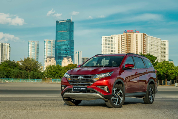 Toyota Rush 2021 nâng cấp hệ thống giải trí, tặng bảo hiểm Vàng