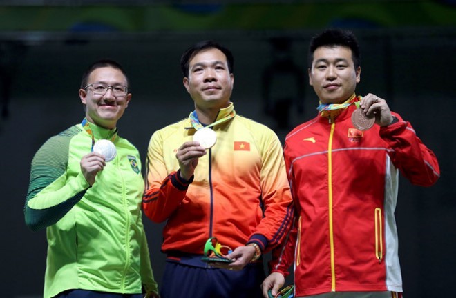 Ngắm khoảnh khắc Hoàng Xuân Vinh giành tấm HCV lịch sử tại Olympic 2016
