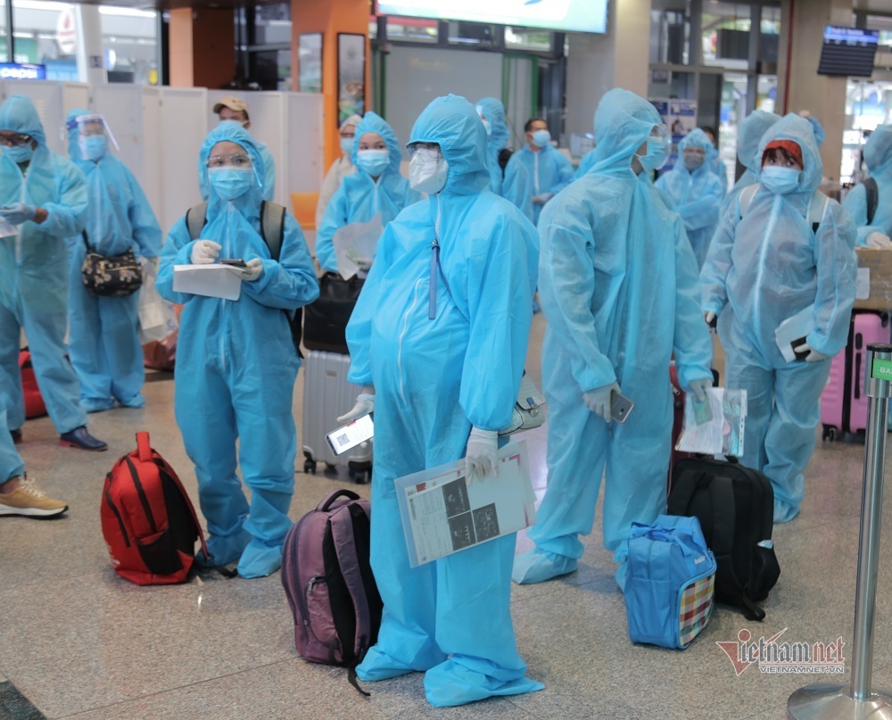200 người dân Bình Định rời TP.HCM về quê nhà trên chuyến bay miễn phí