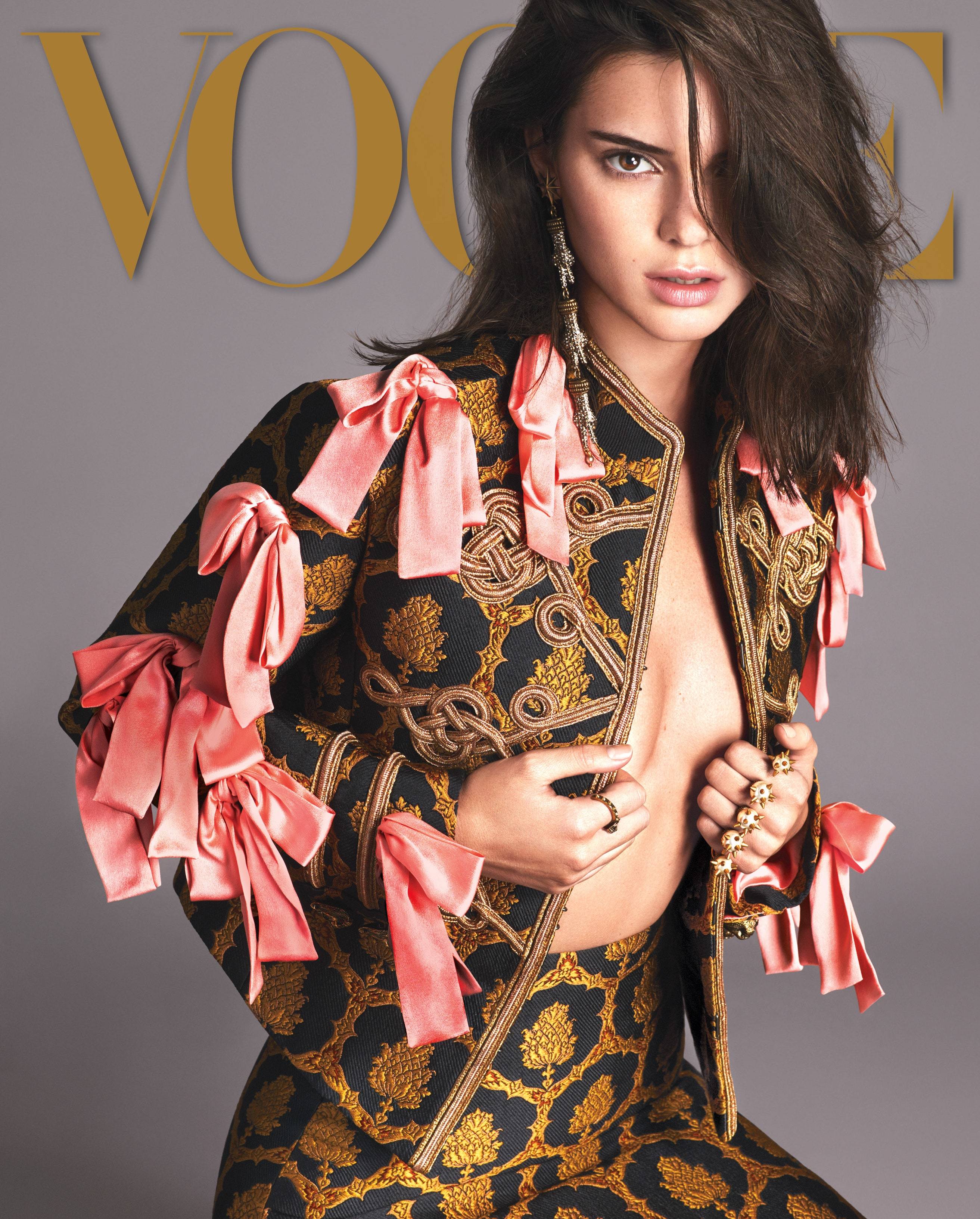 Kendall Jenner diện đồ xuyên thấu lên bìa Vogue