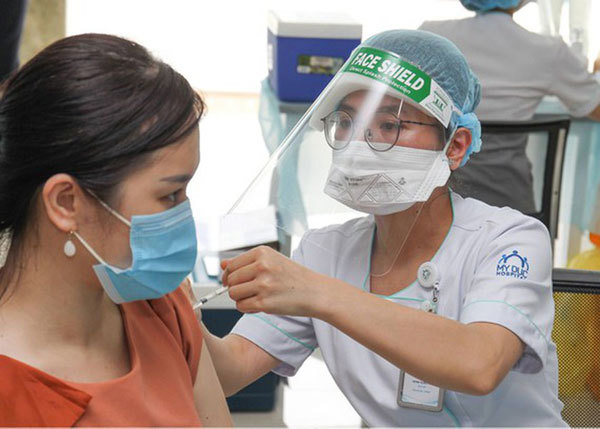 Overseas Vietnamese wait for mechanism to buy Covid-19 vaccine