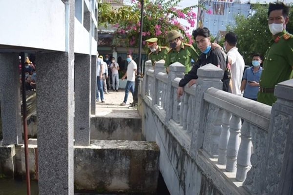 Khởi tố nam sinh 15 tuổi đâm thầy hiệu trưởng tử vong ở Quảng Nam