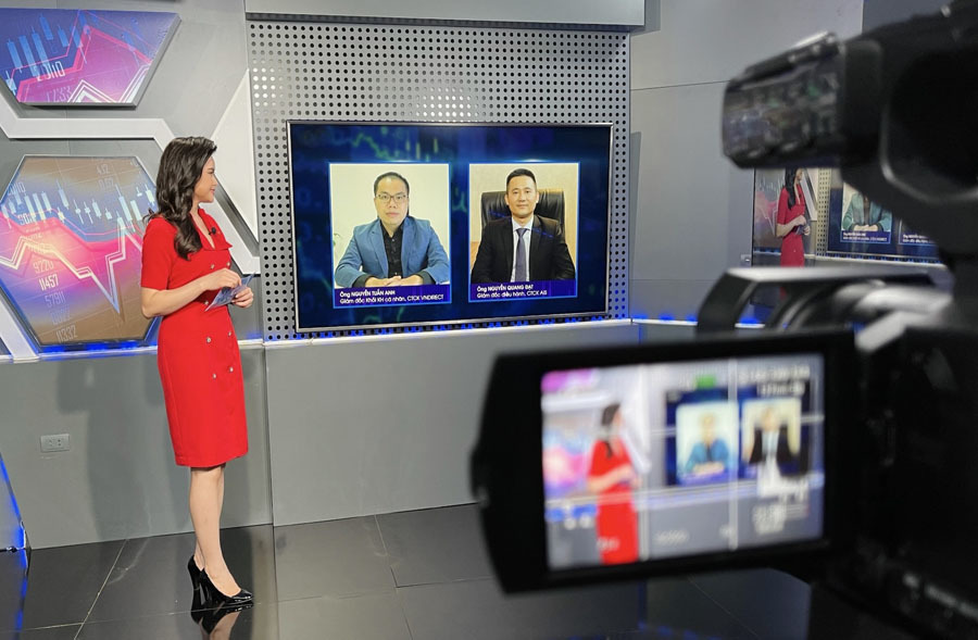 BTV Khánh Ly làm host chương trình 'Phố tài chính' VTV