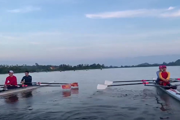 Khẩu phần ăn của VĐV rowing Việt Nam trước Olympic cần gì đặc biệt?