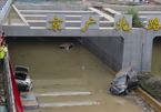 Hàng trăm ôtô bị nhấn chìm trong đường hầm ngập nước ở Trung Quốc