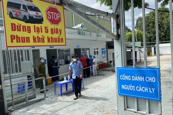 TP.HCM trưng dụng sân bóng đá làm khu điều trị bệnh nhân Covid-19