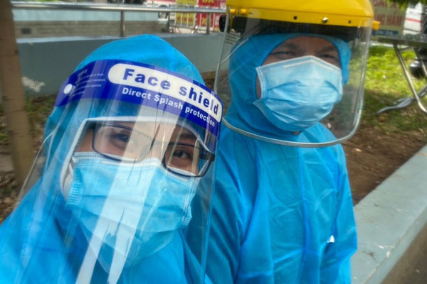 Giây phút bác sĩ xúc động khi F0 trở nặng qua cơn nguy kịch