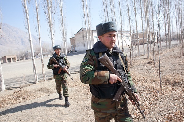Đọ súng nảy lửa giữa biên phòng Kyrgyzstan và Tajikistan