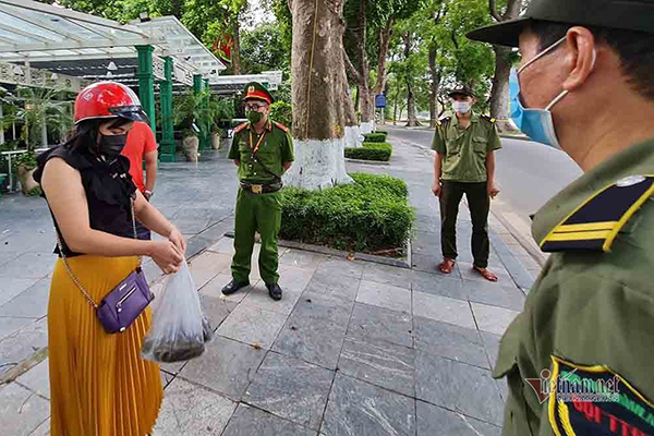 Cách ly xã hội, người Hà Nội cần biết 16 hành vi vi phạm để không bị phạt