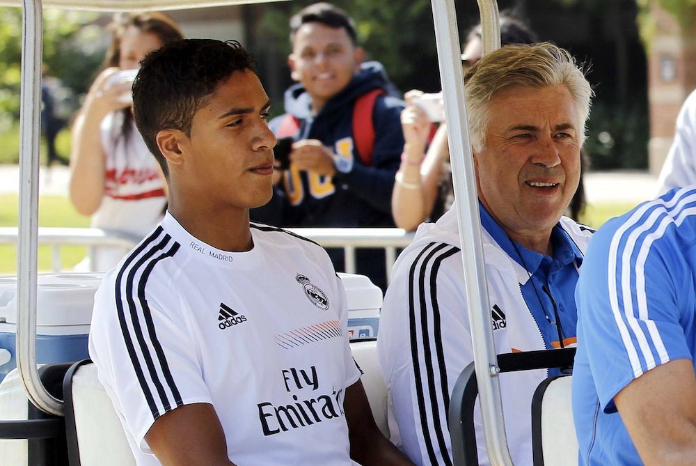 Raphael Varane nói với HLV Ancelotti muốn đến MU