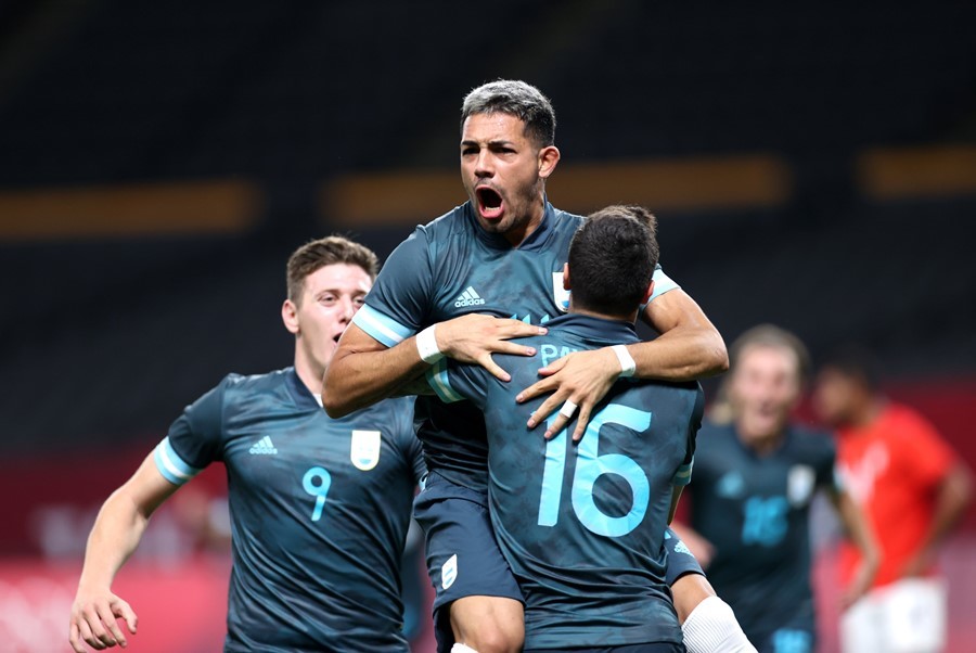 Argentina thắng trận đầu tiên ở Olympic Tokyo