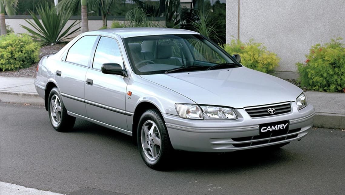 xe-o-to-Toyota-Camry-2002