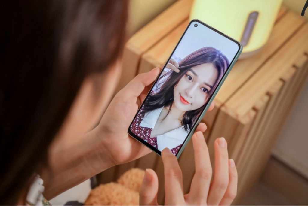 Mở hộp OPPO Reno6 Z - Chuyên gia selfie thế hệ mới