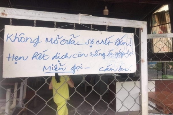 Hài hước muôn kiểu bảng thông báo: 'Không tiếp khách mùa dịch'