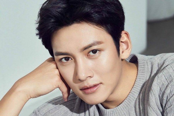Ji Chang Wook dương tính với Covid-19, fan lo sốt vó