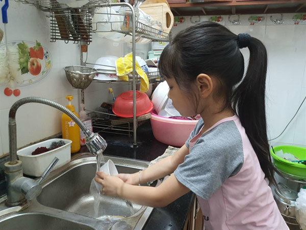 HCM City children enjoy 'quiet' summer, indoor activities amid pandemic