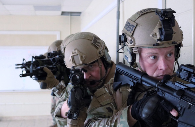 Lên cơn đau tim rồi qua đời vì bị chơi xấu trên mạng