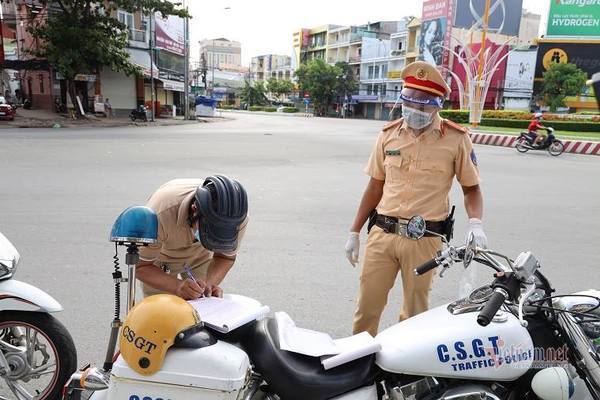 More southern provinces ban people from going out after 6pm