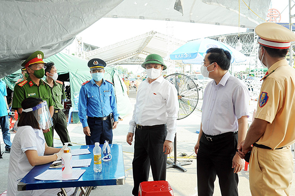 Bí thư Hà Nội: Tuỳ mức độ kiểm soát dịch sẽ gia hạn giãn cách hay không