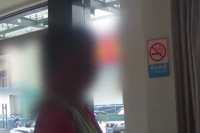 Bố bắt làm việc nhà, cậu bé Trung Quốc báo cảnh sát