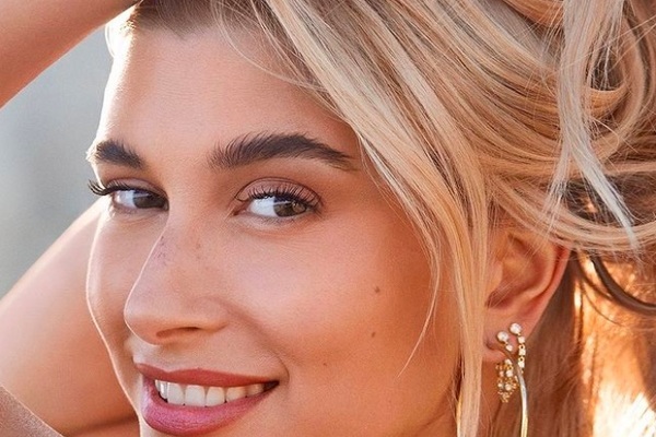 Vóc dáng gợi cảm của siêu mẫu 9X Hailey Baldwin