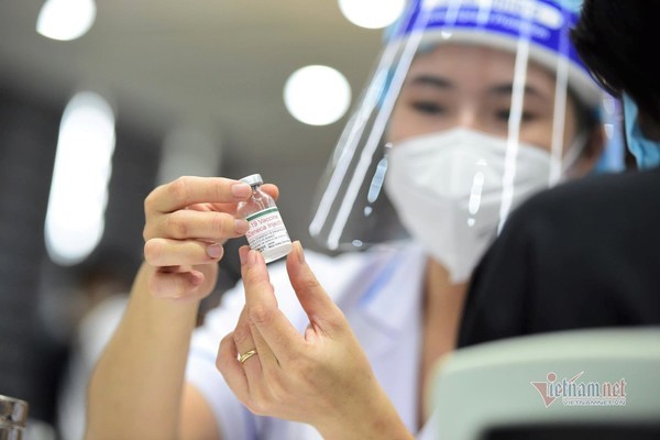 Có 8 dấu hiệu sau tiêm vắc xin Covid-19 bạn cần đến ngay cơ sở y tế