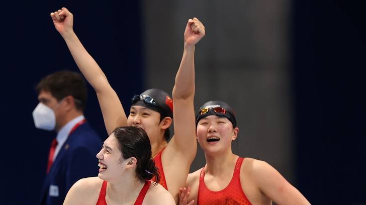 Khó tin: 3 đội bơi cùng phá kỷ lục Olympic và thế giới ở 1 nội dung