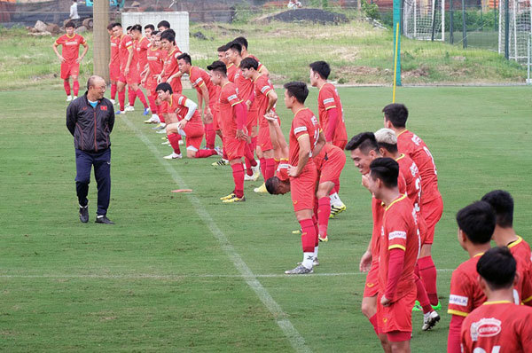 Football: Coach Park Hang-seo returns to Vietnam to prepare for new missions