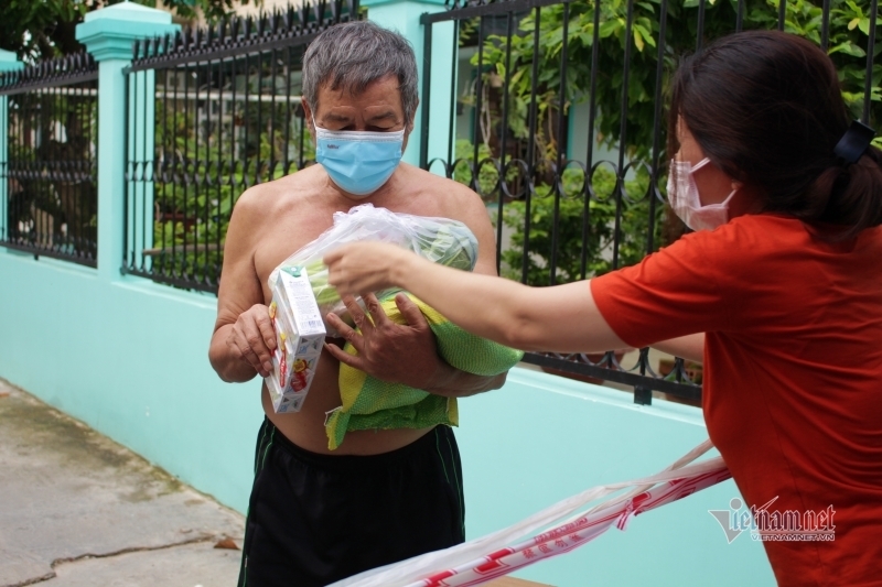 'Người Sài Gòn đùm bọc nhau qua đại dịch, thấy ấm áp biết bao'