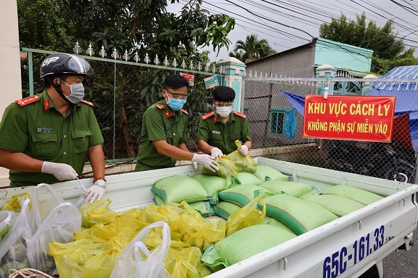 Chủ tịch TP Cần Thơ chấn chỉnh việc lơ là chống dịch ở địa phương