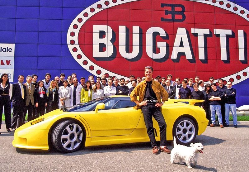 Siêu xe Bugatti cũ của tay đua lừng danh thế giới ngập trong nước lũ ở Đức