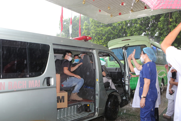 Việt Nam huy động thêm nhân lực y tế tư nhân chống dịch Covid-19