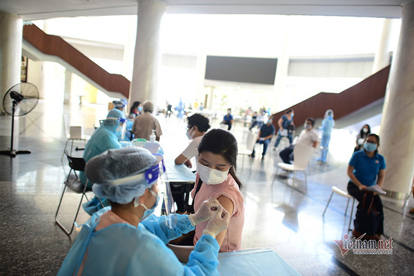 TP.HCM đơn giản hoá thủ tục tiêm chủng, rút ngắn thời gian chờ sau tiêm