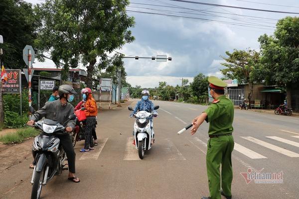 Bà Rịa - Vũng Tàu kiểm soát chặt người dân 5 khu phố 'nguy cơ cao'