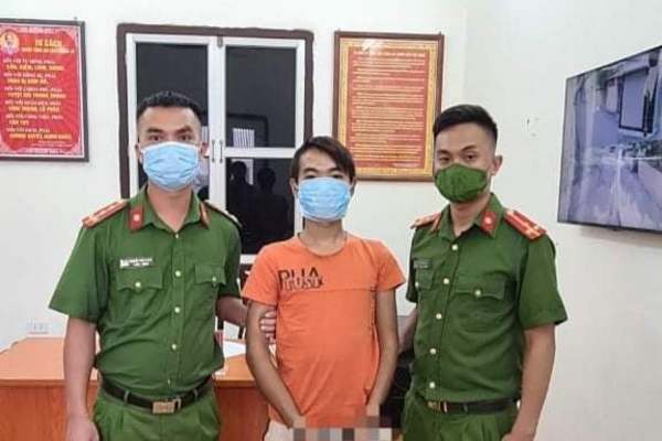 Chốt phòng chống dịch ở Hà Nội bắt thanh niên trốn truy nã