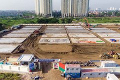 Urgent construction of a 500-bed field hospital in Hanoi