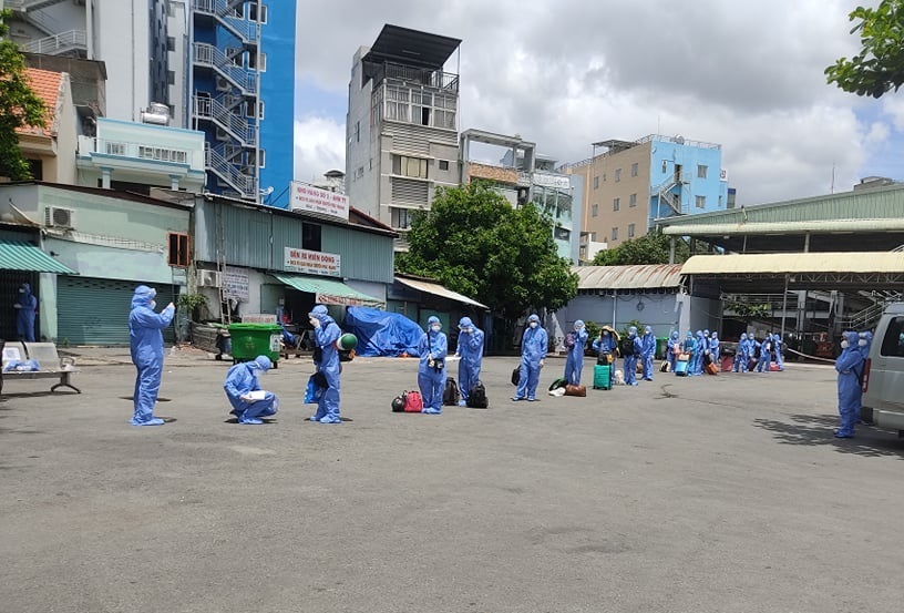 Bình Thuận đưa 200 người từ TP.HCM về quê khiến người dân xúc động