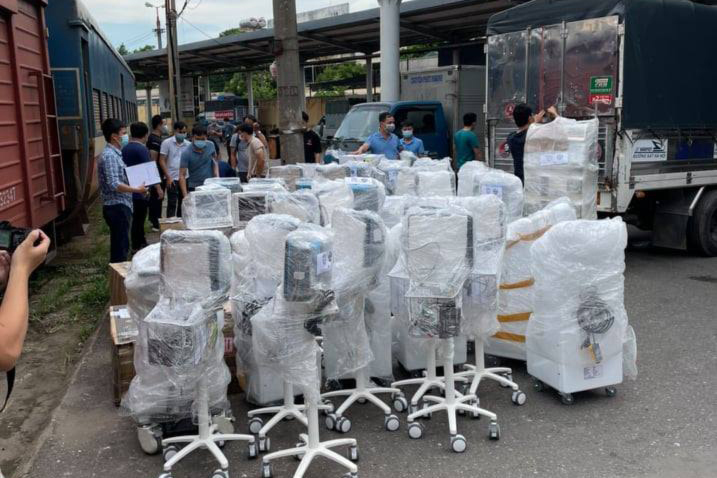 Tàu đường sắt chở hàng trăm thiết bị y tế vào hỗ trợ TP.HCM chống dịch