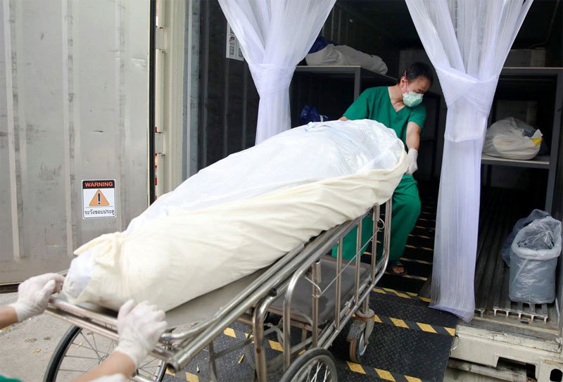 Bệnh viện Thái Lan dùng container chứa người tử vong vì Covid-19 - VietNamNet
