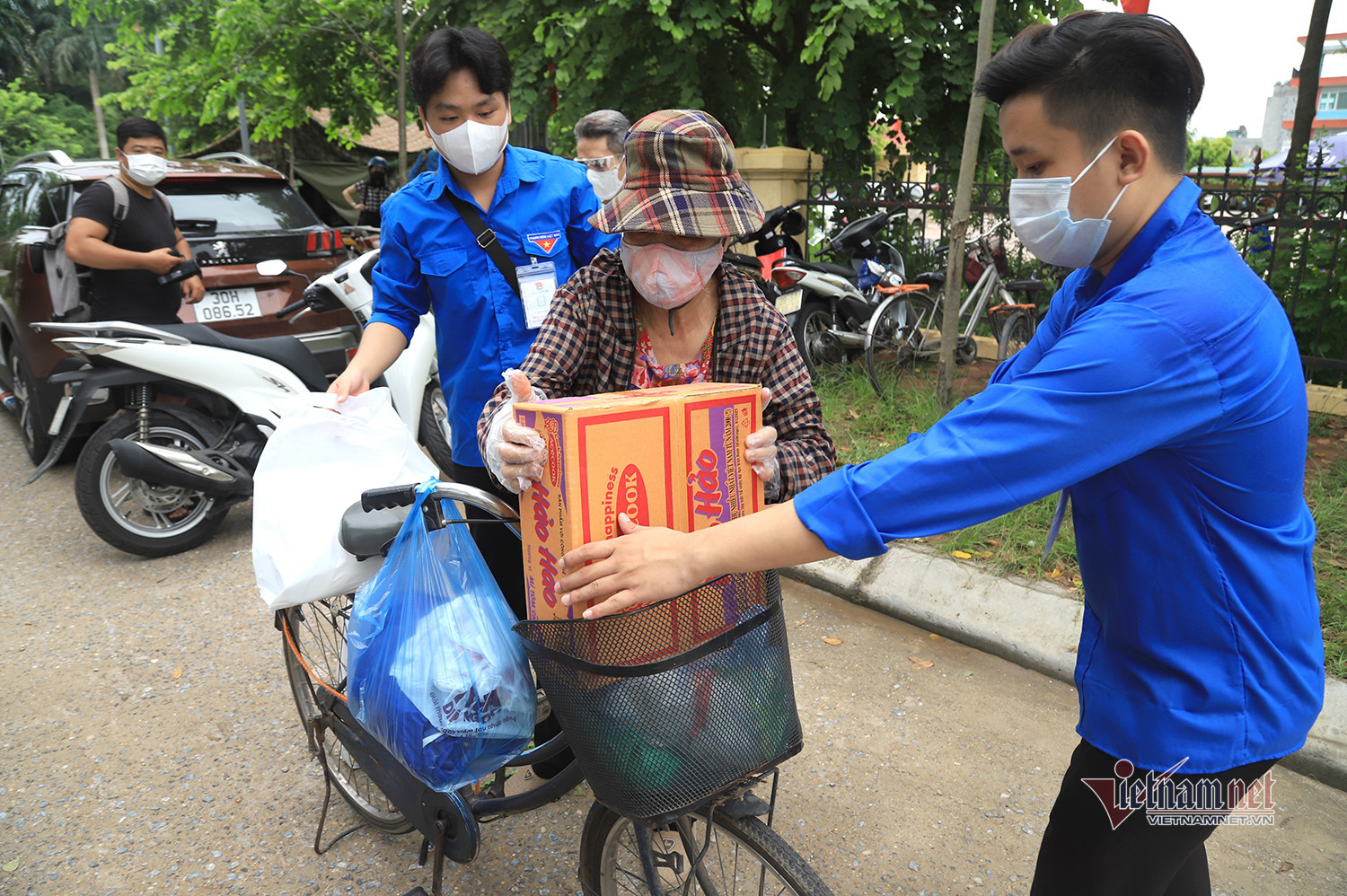 'Siêu thị 0 đồng' đầu tiên ở Hà Nội đón người ảnh hưởng dịch Covid-19