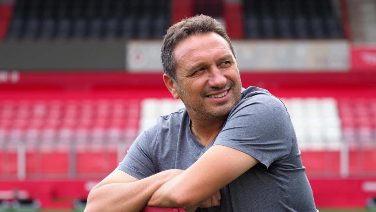 Thái Lan xem xét thuê HLV Eusebio Sacristan