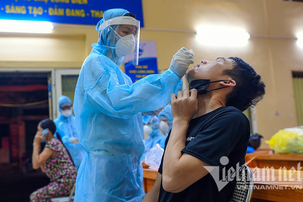 Phong tỏa khu bán cá chợ Long Biên, xét nghiệm hàng trăm tiểu thương