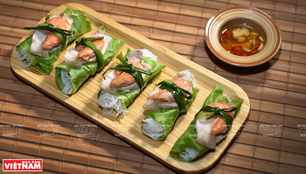 Lettuce rolls - Exquisite dish of Hanoi